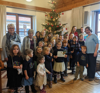 Spende von Seniorenbeirat an Gmünder Halbtöne